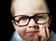 Cand este nevoie de ochelari la copii?